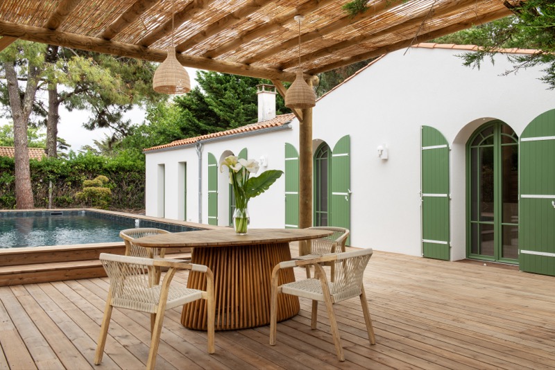 Terrasse et piscine