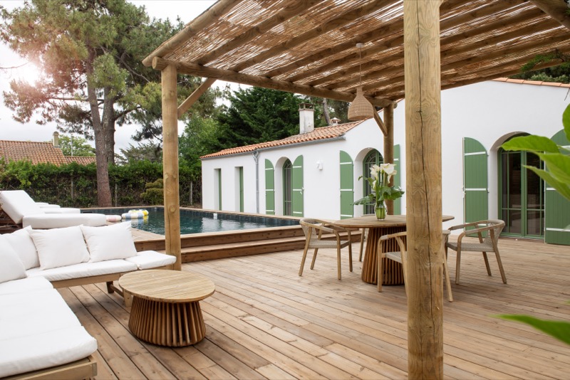 Terrasse et piscine 2